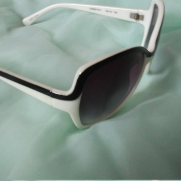 Rare Vintage Oversized Liz Claiborne Sunglasses - Picture 11 of 11